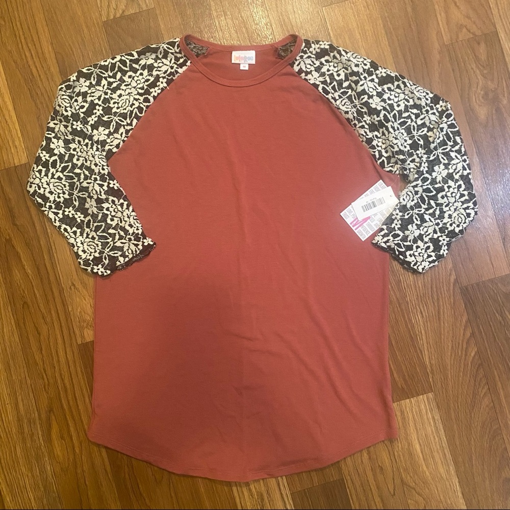 NWT Medium Lularoe Lace Sleeve Randy
